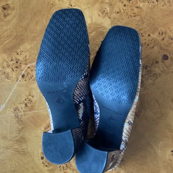 WMN 8.5 Donald Pliner "Caape" Mule Block Heel Leather Loafer blue emboss snake - Picture 9 of 10